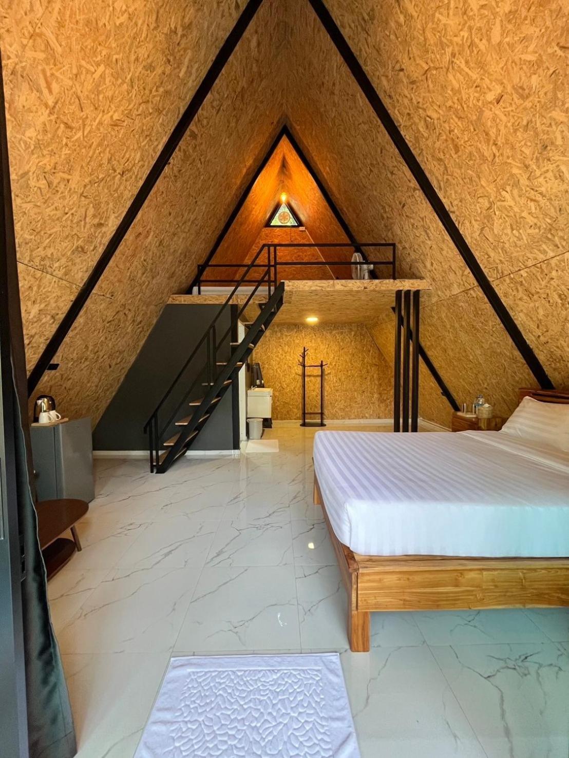 Manta Resort Ban Khao Tok Екстериор снимка